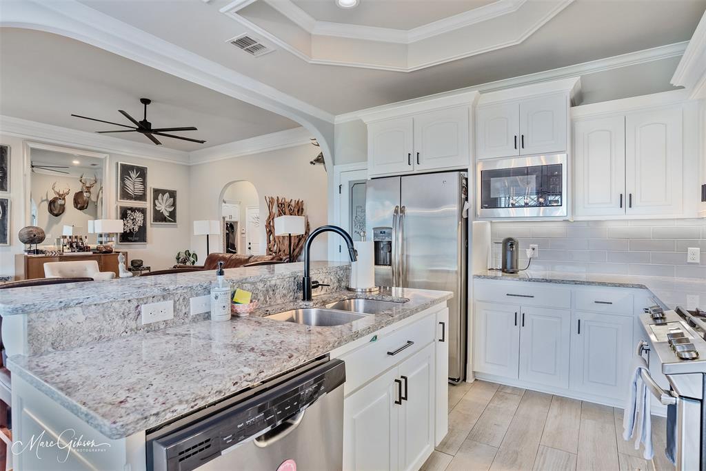 Bossier City, Louisiana 71111, United States, 3 Bedrooms Bedrooms, ,2 BathroomsBathrooms,Residential,Contingent,99533