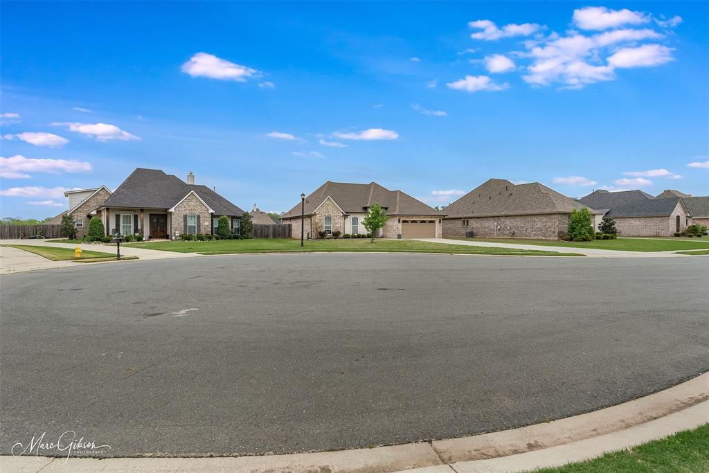 Bossier City, Louisiana 71111, United States, 3 Bedrooms Bedrooms, ,2 BathroomsBathrooms,Residential,Contingent,99533