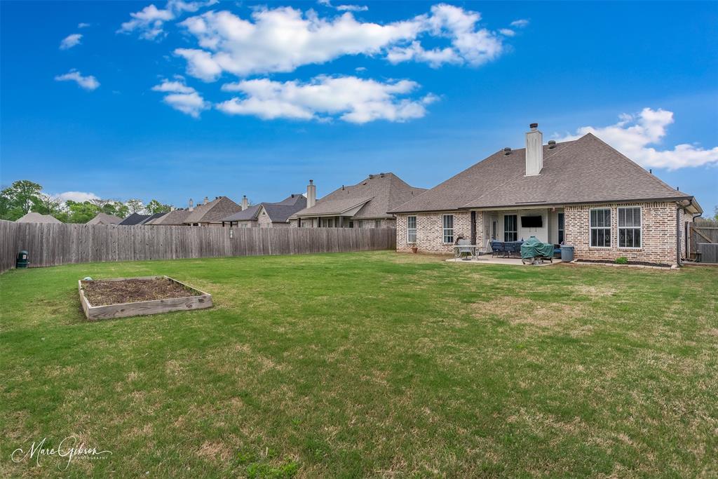 Bossier City, Louisiana 71111, United States, 3 Bedrooms Bedrooms, ,2 BathroomsBathrooms,Residential,Contingent,99533