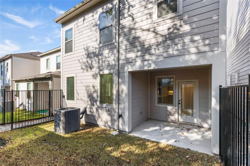 Sereno Oaks at Buckner Terrance - Residential Lease