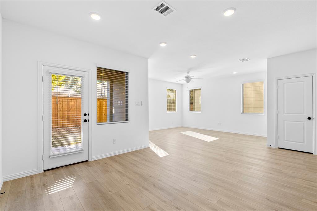 Sereno Oaks at Buckner Terrance - Residential Lease