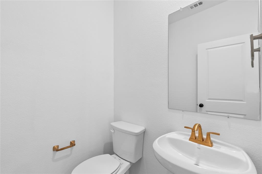 Sereno Oaks at Buckner Terrance - Residential Lease