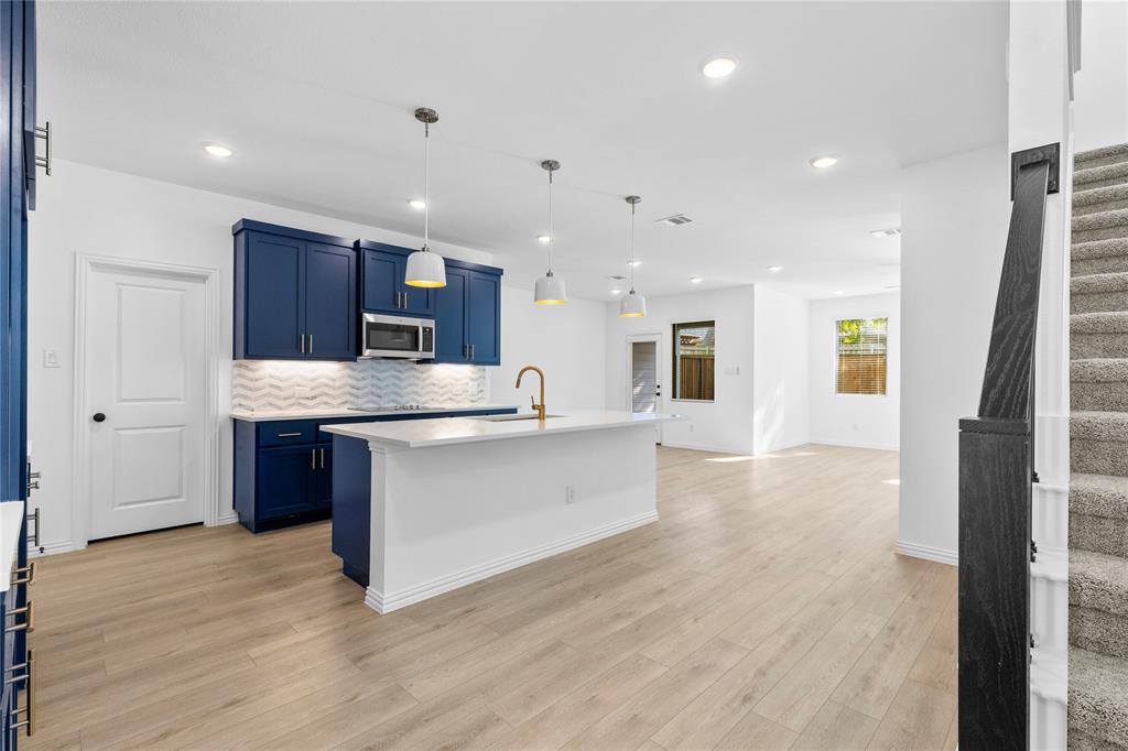 Sereno Oaks at Buckner Terrance - Residential Lease