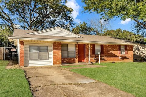 Tiny photo for 2725 Wesleyan Drive, Irving, TX 75062 (MLS # 21100937)