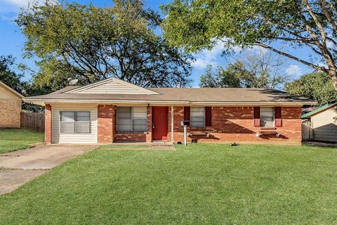 Tiny photo for 2725 Wesleyan Drive, Irving, TX 75062 (MLS # 21100937)