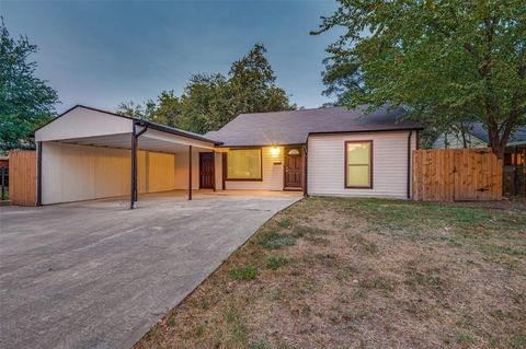 422 SE 11th Street Grand Prairie TX 75051