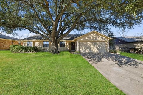 1721 High Ridge Road Benbrook TX 76126