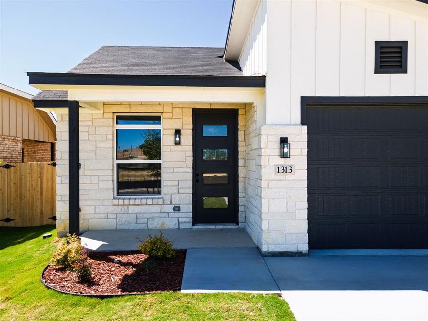 New Townhome Construction by BFF Construction LLC — Now Selling in Killeen! Be part of Killeen’s newest townhome
community! This modern 3-bedroom, 2-bath townhome offers stylish design, contemporary amenities, and energy-efficient
features. Designed for both everyday living and entertaining, the open-concept layout welcomes you with a stunning electric
fireplace and seamless sight lines into the dining and kitchen areas. LVP flooring, recessed lighting, and ceiling fans are
installed throughout, with pop-up ceilings adding architectural interest and an elevated feel. The kitchen features granite
countertops, a stainless steel appliance package, and sleek modern finishes. The private backyard includes a covered porch,
full fencing, and full sod — perfect for relaxing or hosting. A 1-car garage adds convenience and additional storage. The
primary suite is thoughtfully designed with a pop-up ceiling, double vanity, large walk-in shower, and spacious walk-in closet.
Centrally located near shopping, restaurants, medical facilities, and schools, and just minutes from Fort Hood with a short
drive to Harker Heights, Belton, and Temple.  up to 1% lender credit when using the builder’s preferred lender. Incentives are subject to change without notice.
Get in now before they’re all sold!