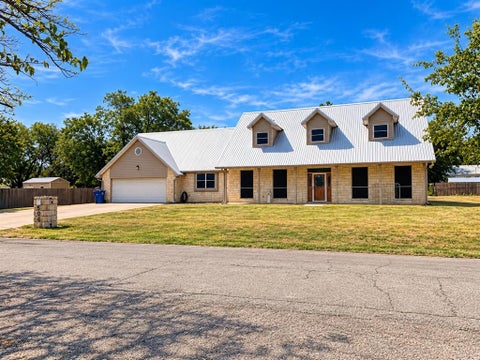 Photo of 506 S San Jacinto ST, Whitney, TX 76692 (MLS # 21396426)