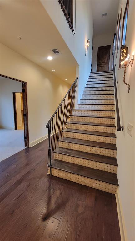 2510 N Henderson 5