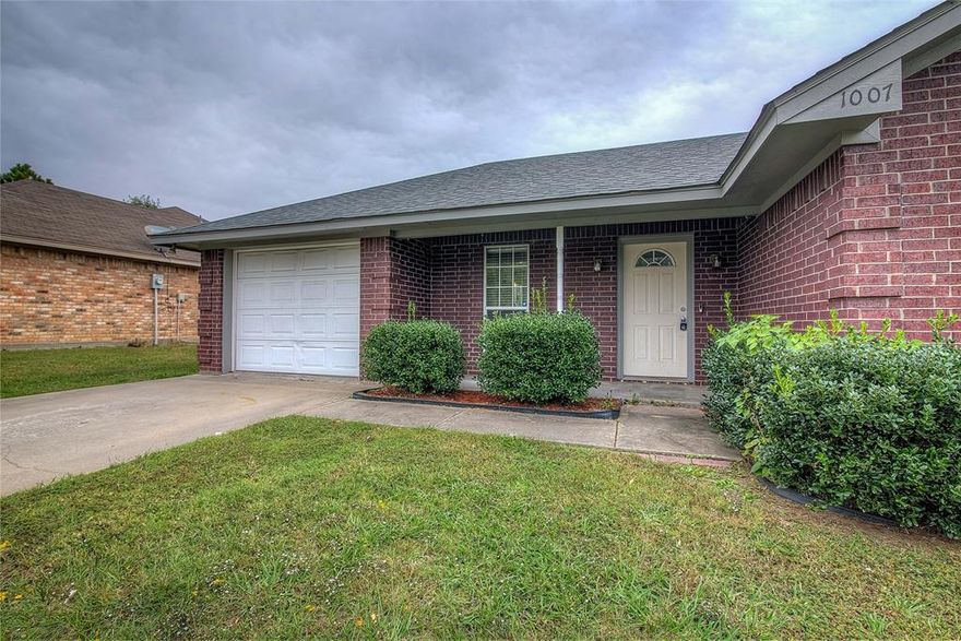 Well maintained 3 bedroom 2 bath with a fenced backyard available immediately for rent. Open kitchen, dining, living area. Kitchen has a pantry, electric range, dishwasher and plenty of cabinets. Walk in closets in all 3 bedrooms. Central electric air and central gas heat. Alarm system installed that tenant may activate. Single car garage.