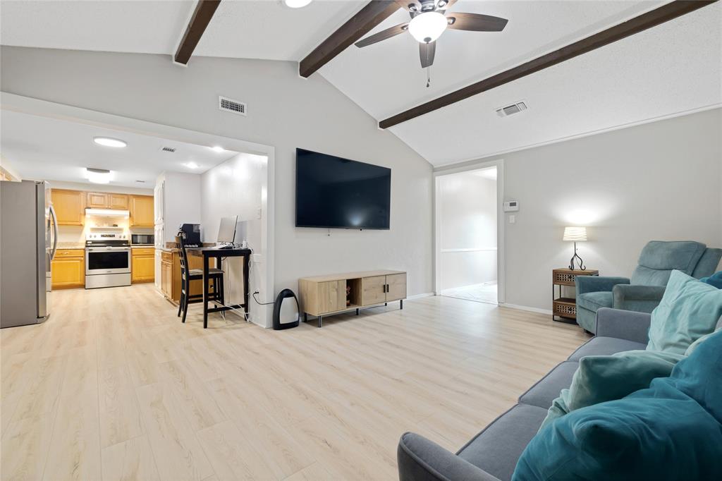 1912 Devonshire Court