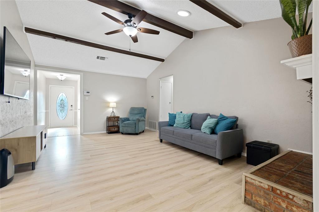 1912 Devonshire Court