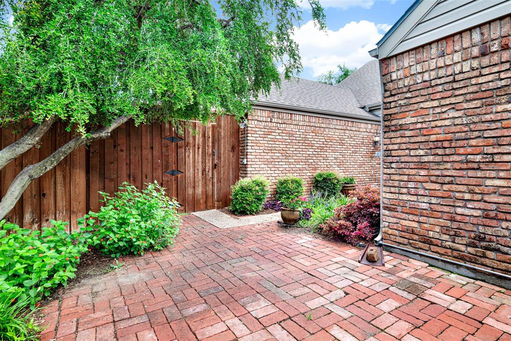 6527 Brook Lake Drive
