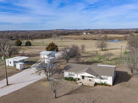 Photo of 222 County Road 3331, Paradise, TX 76073 (MLS # 21194968)