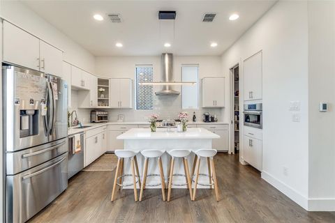 1961 Dowgate Court Dallas TX 75204