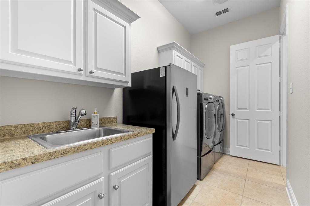 Aviary Ph 4 - Residential