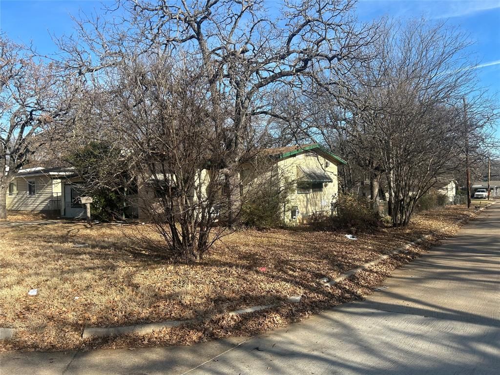 Photo of 6329 Ava Court Drive, Fort Worth, TX 76112 (MLS # 21183004)