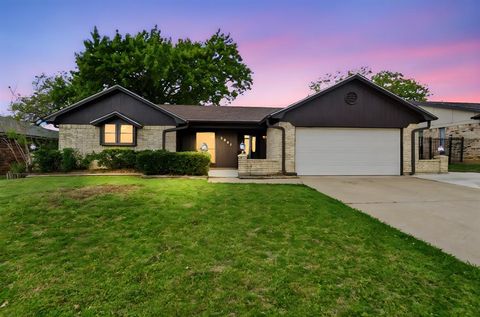 Photo of 3021 Mossy Oak Lane, Bedford, TX 76021 (MLS # 21222767)