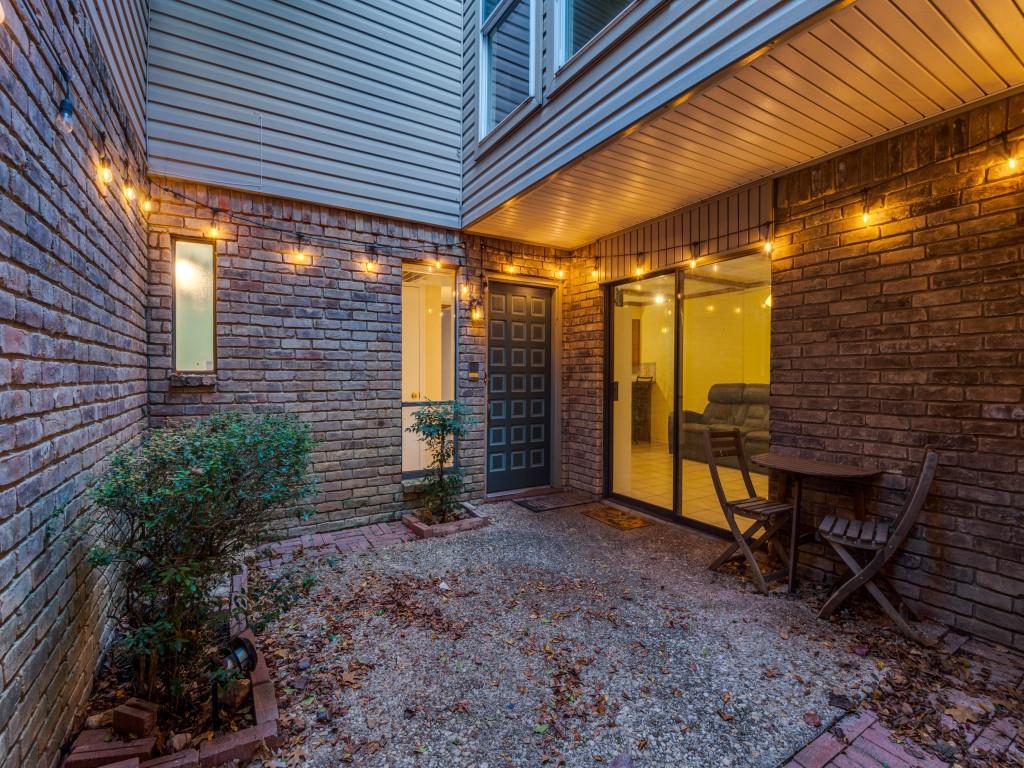 614 Old Country Road