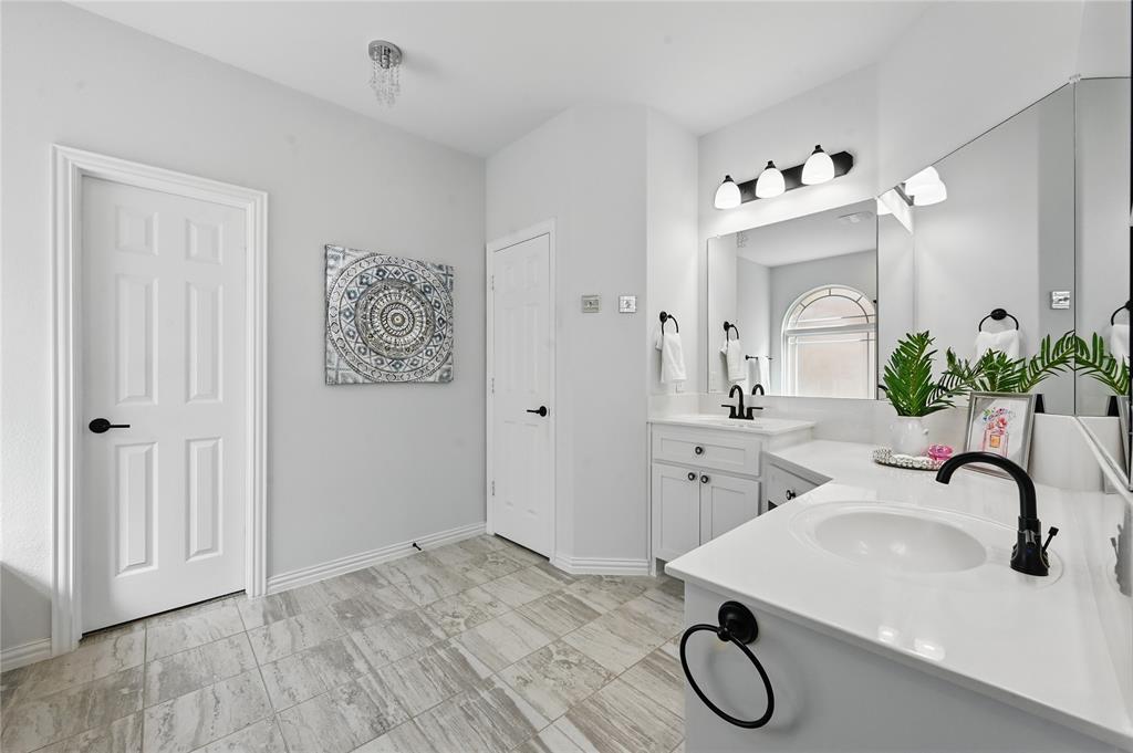 Celina, Texas 75009, United States, 5 Bedrooms Bedrooms, ,4 BathroomsBathrooms,Residential,Pending,105671