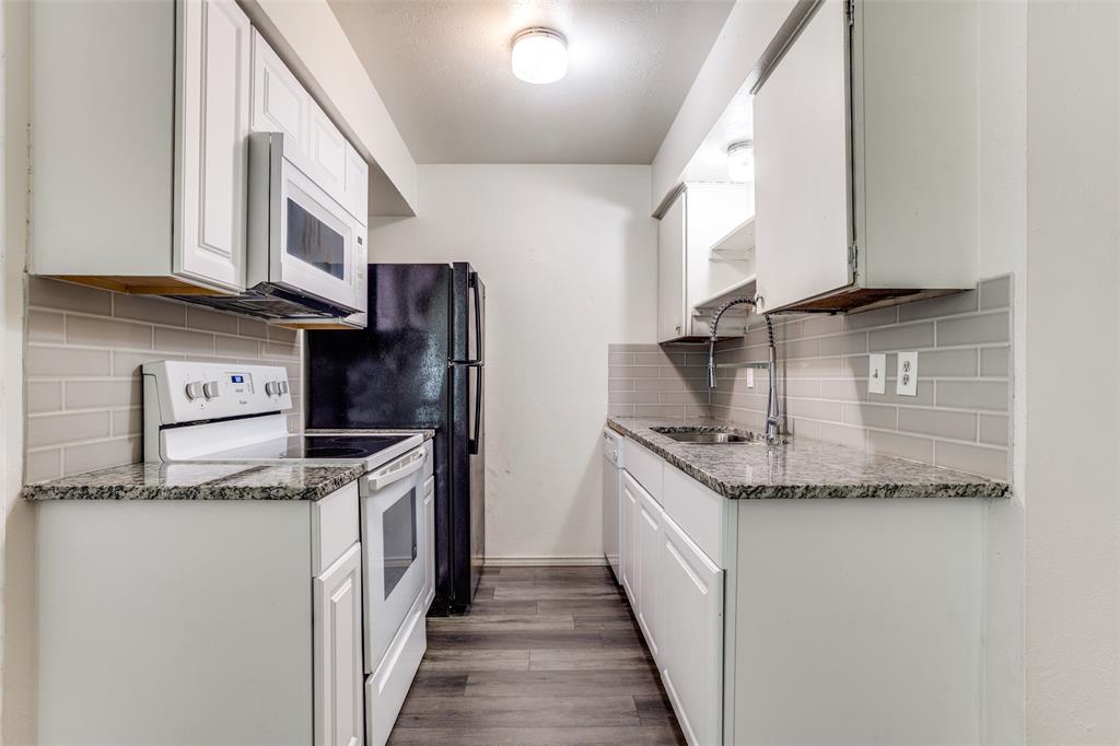 English Estates - Residential Lease