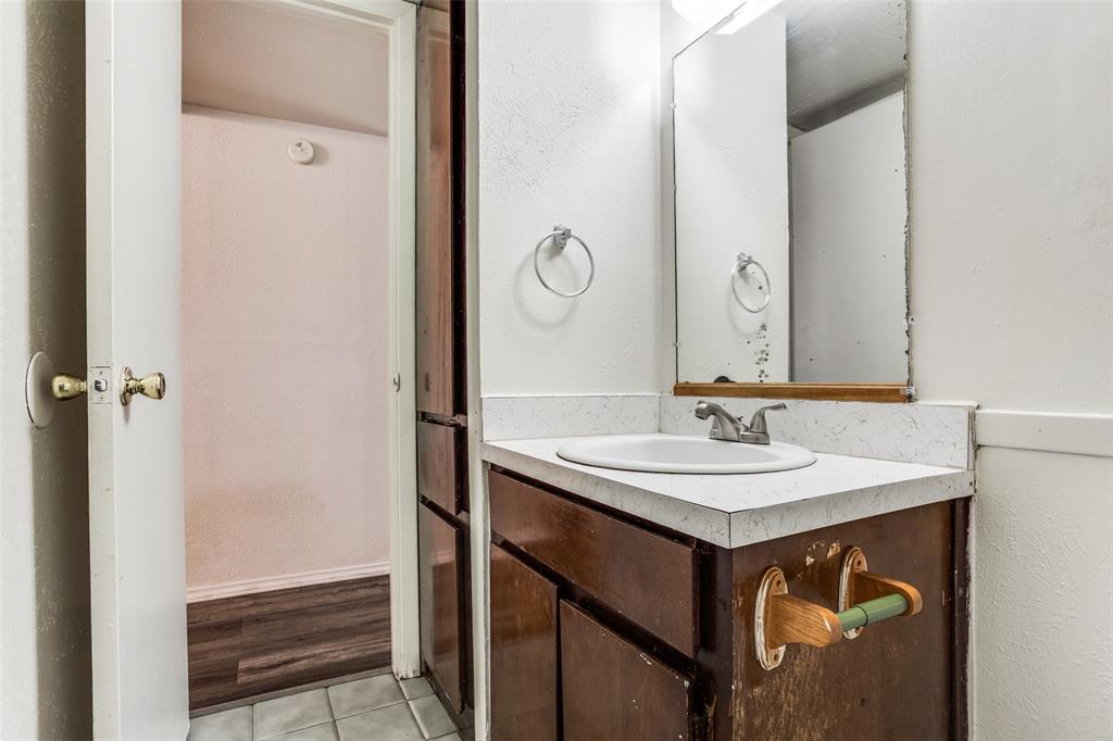 English Estates - Residential Lease