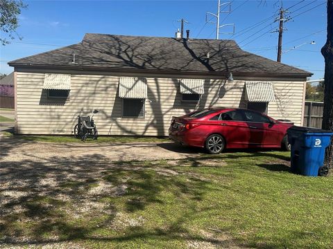 Tiny photo for 6922 Forney Road, Dallas, TX 75227 (MLS # 21211128)