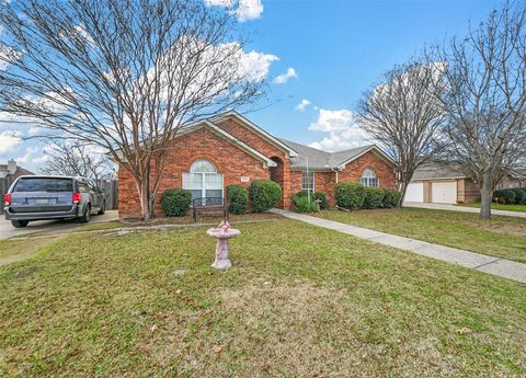 1012 Blue Gill Lane Crowley TX 76036