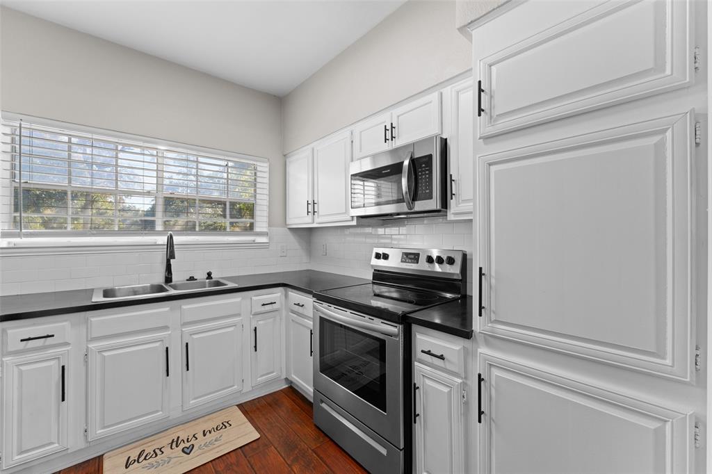 Woodlands 01 On Creek - Residential