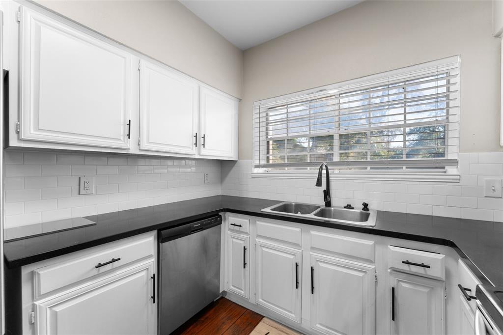 Woodlands 01 On Creek - Residential