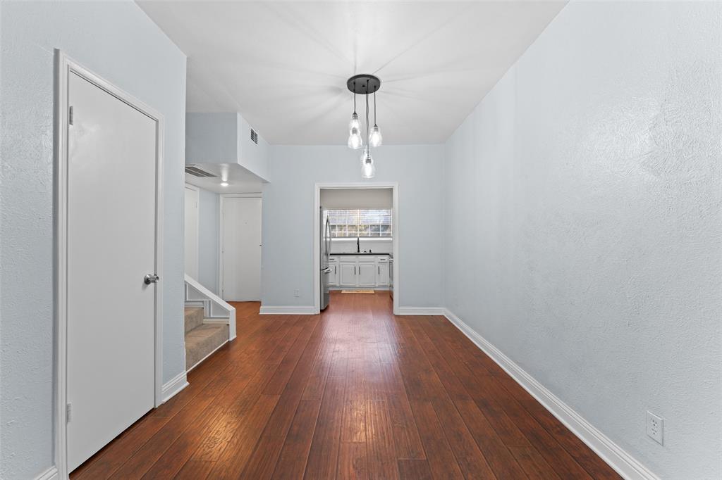 Woodlands 01 On Creek - Residential