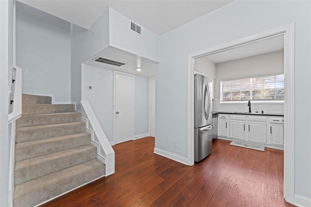 Woodlands 01 On Creek - Residential