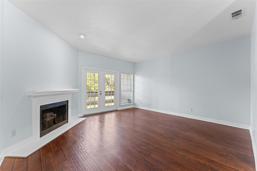 Woodlands 01 On Creek - Residential