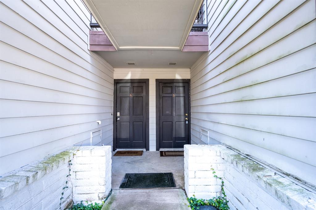 Photo of 436 Yacht Club Drive #D, Rockwall, TX 75032 (MLS # 21384000)