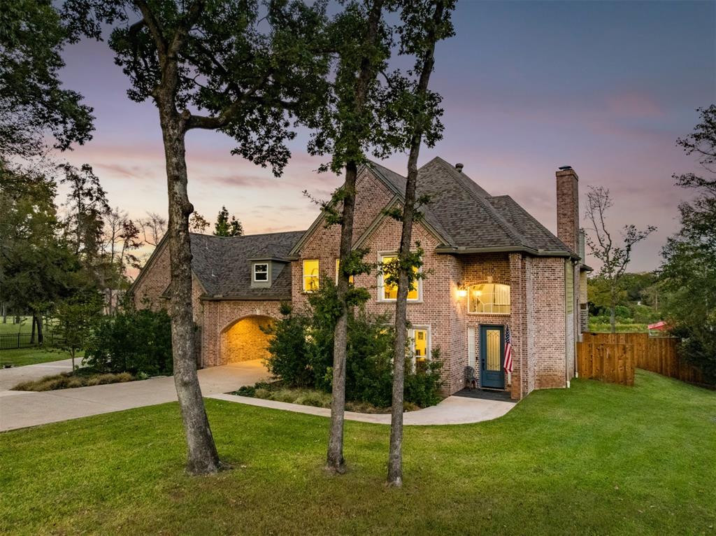 2001 Rose Pointe