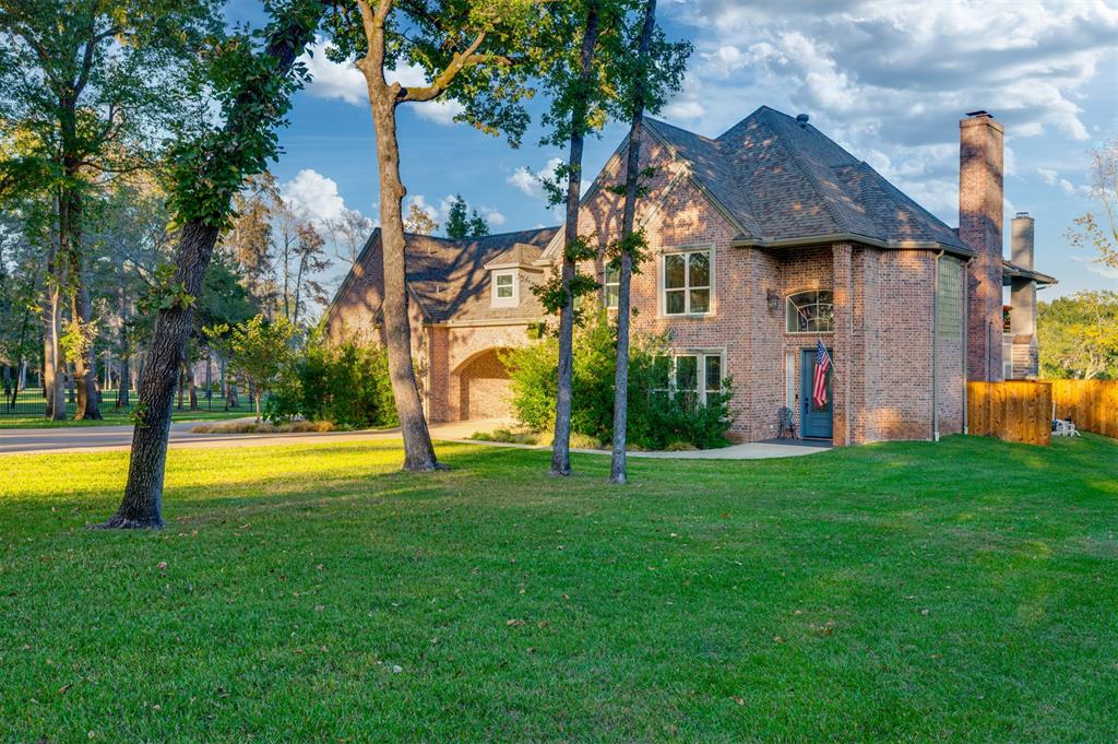 2001 Rose Pointe