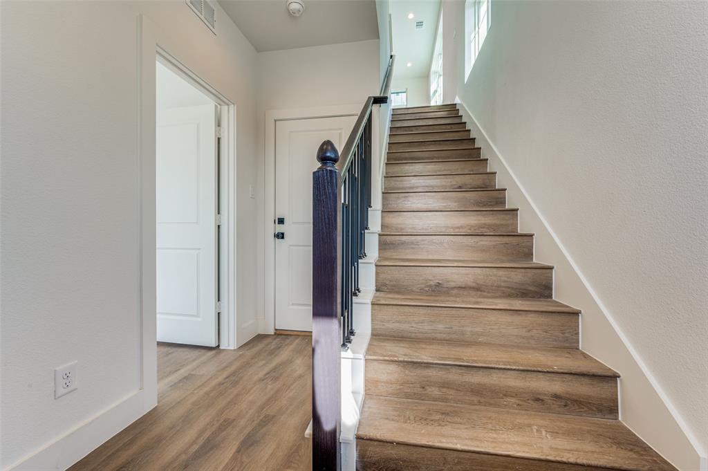 13325 Bee Street 302