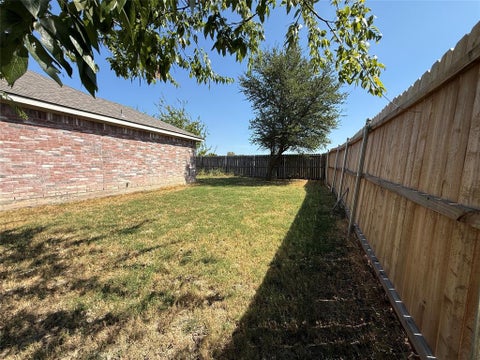 Tiny photo for 510 Meadowview Street, Farmersville, TX 75442 (MLS # 21396243)