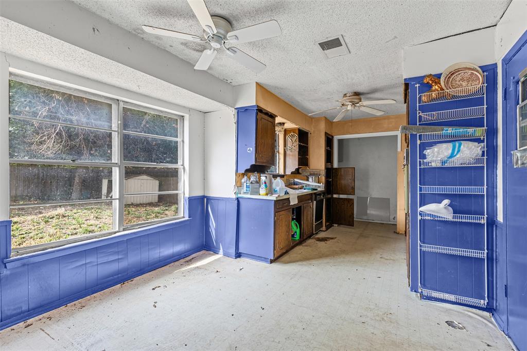 Arlington, Texas 76014, United States, 3 Bedrooms Bedrooms, ,2 BathroomsBathrooms,Residential,Pending,199142