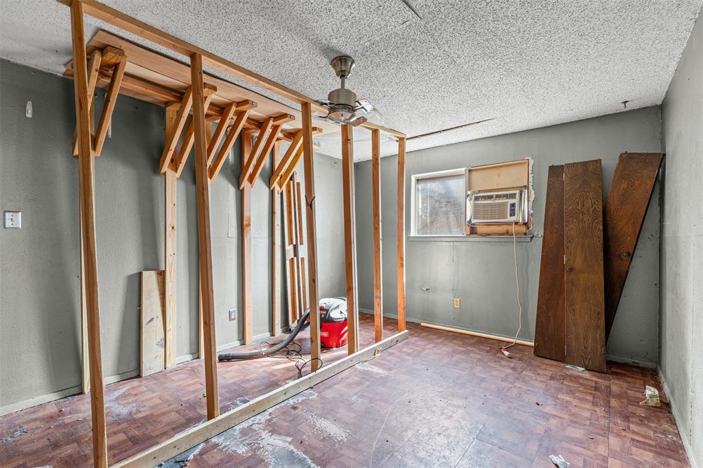 Arlington, Texas 76014, United States, 3 Bedrooms Bedrooms, ,2 BathroomsBathrooms,Residential,Pending,199142