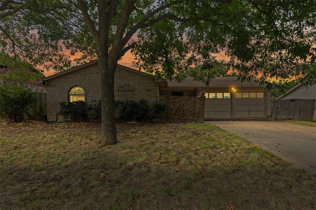 Arlington, Texas 76014, United States, 3 Bedrooms Bedrooms, ,2 BathroomsBathrooms,Residential,Pending,199142