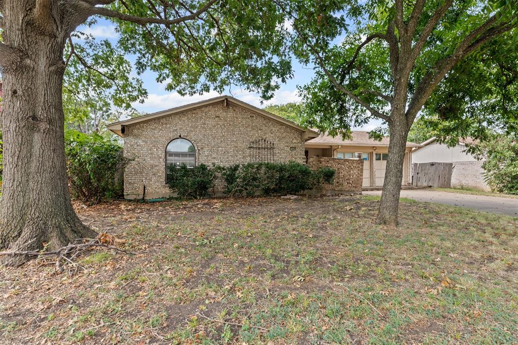 Arlington, Texas 76014, United States, 3 Bedrooms Bedrooms, ,2 BathroomsBathrooms,Residential,Pending,199142