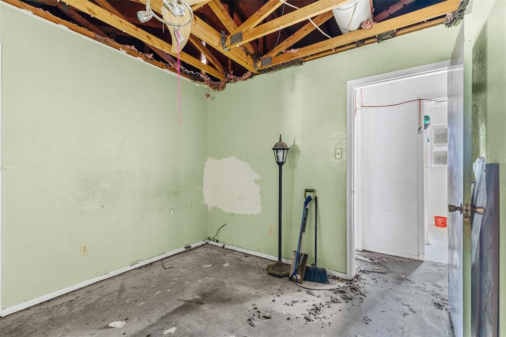 Arlington, Texas 76014, United States, 3 Bedrooms Bedrooms, ,2 BathroomsBathrooms,Residential,Pending,199142