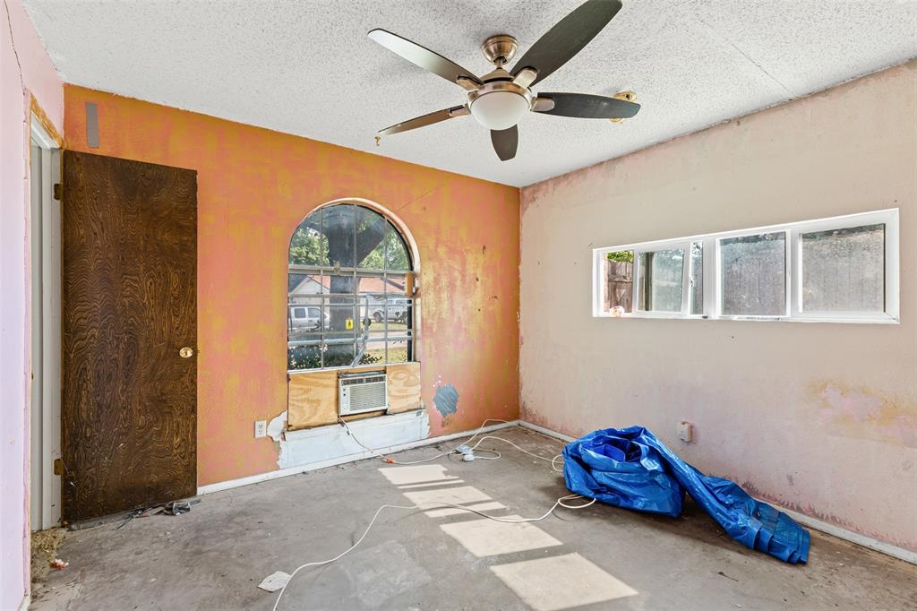 Arlington, Texas 76014, United States, 3 Bedrooms Bedrooms, ,2 BathroomsBathrooms,Residential,Pending,199142