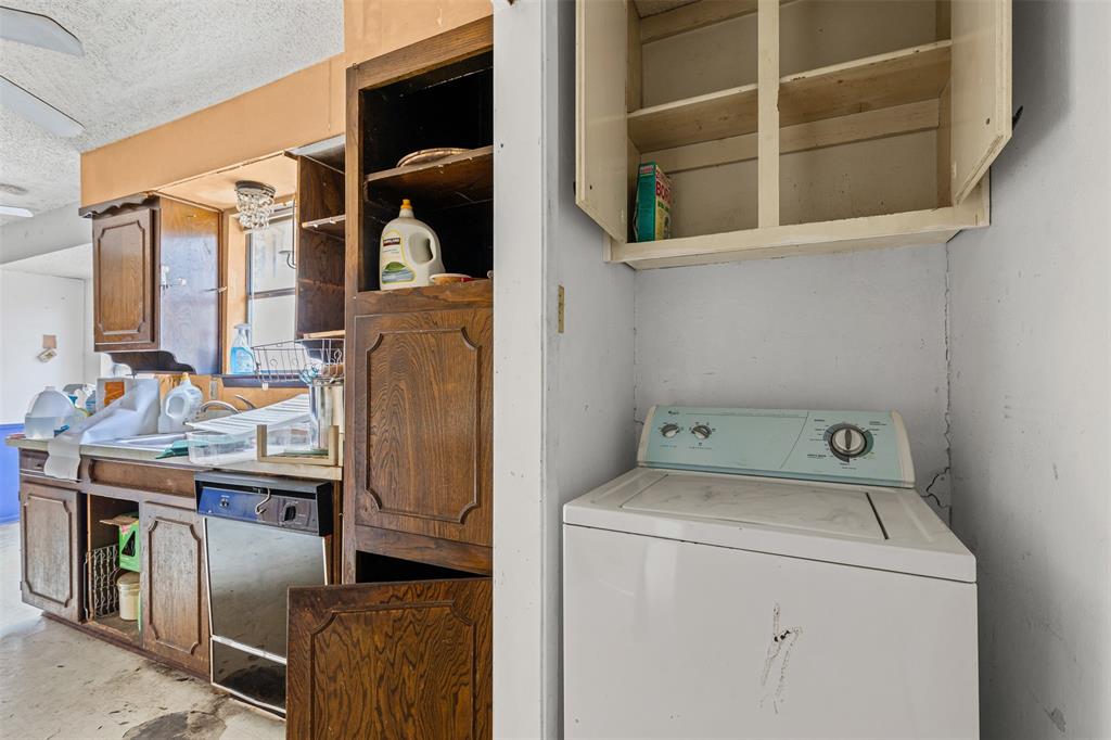 Arlington, Texas 76014, United States, 3 Bedrooms Bedrooms, ,2 BathroomsBathrooms,Residential,Pending,199142