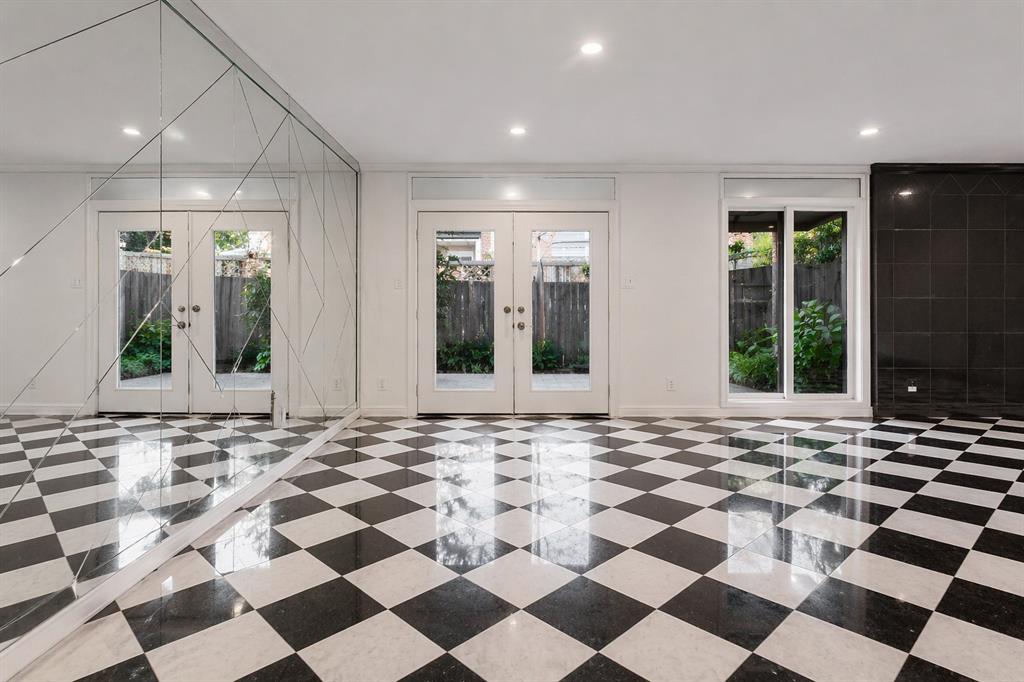 Hillcrest Villa Condo - Residential