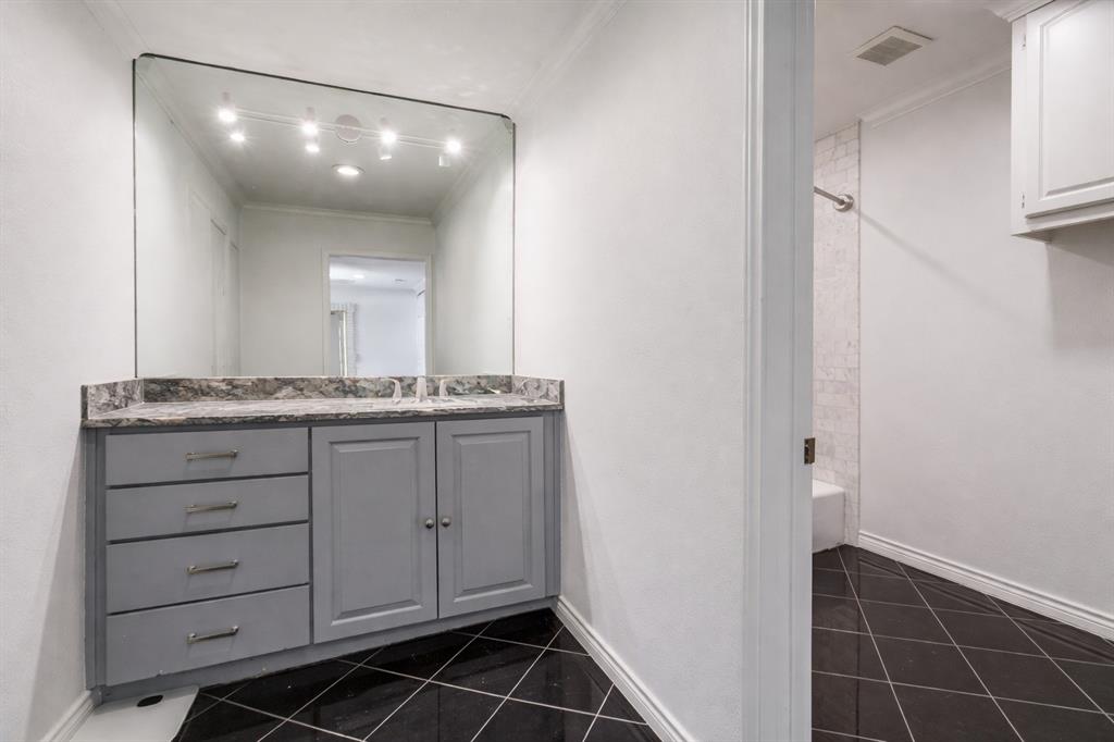 Hillcrest Villa Condo - Residential