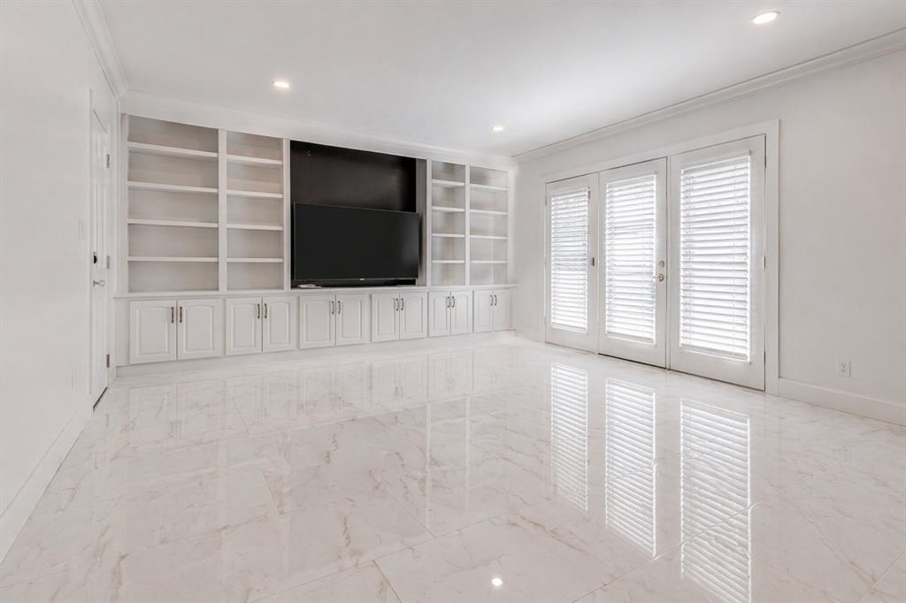 Hillcrest Villa Condo - Residential
