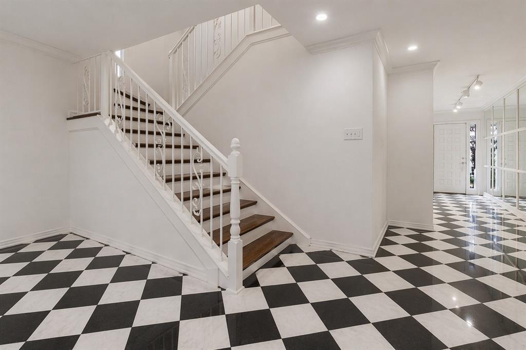 Hillcrest Villa Condo - Residential